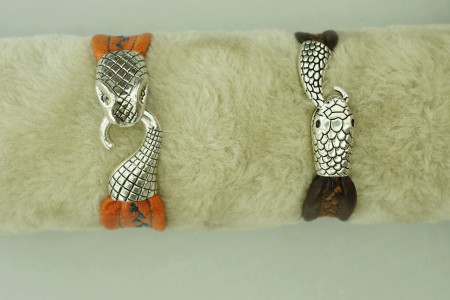 Bracelets cuir d'agneau français brodé et fermoir argent tibétain serpent